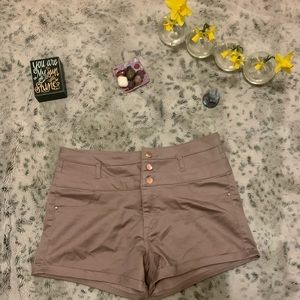 Refuge / High Rise / Short - Shorts.